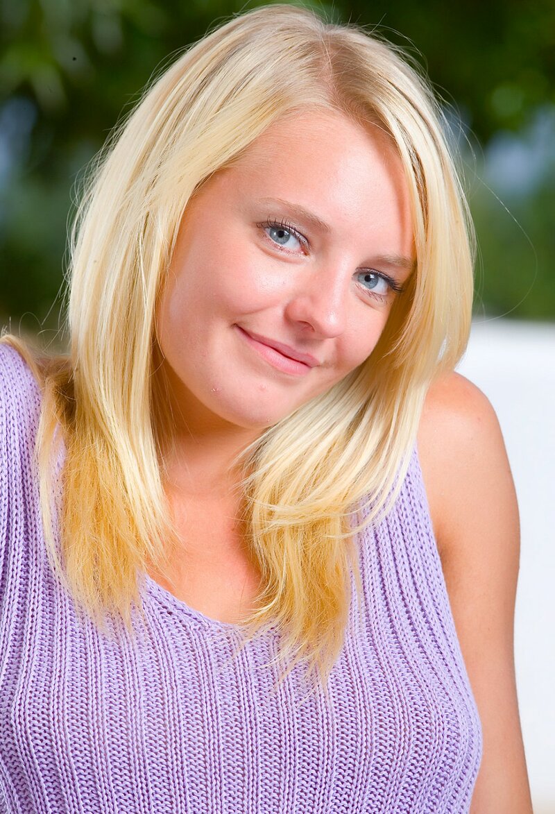 Уляна, 19